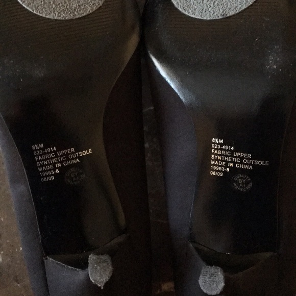 Black Nancy Heels. Size 8.5, by Jacqueline Ferrar - Picture 3 of 4